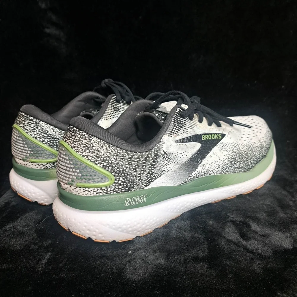 Brooks Ghost 16 Men's‎ Size 13 D (Medium) Running Shoes White Black